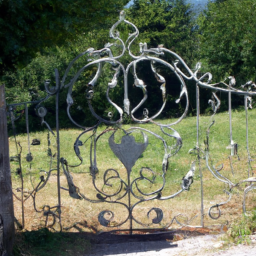 Clôture en Bois Naturel pour une Harmonie avec la Nature Pontoise